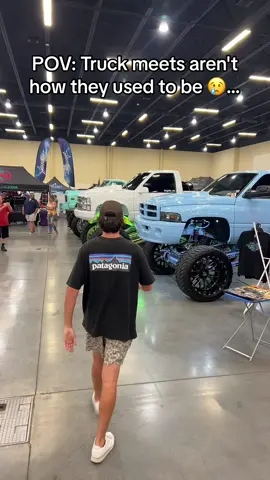Cant keep us with this 💀 #squattedtrucks #trucks #carolinatrucks #carolinasquat #chevy #dodge 