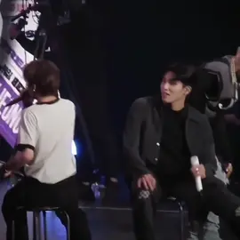 The way he put his legs up to wait for Hyunsuk to sit was crazy 🤯 #jeongwoo (vcr. @wwwhhhooorrr/@crazyluv911)