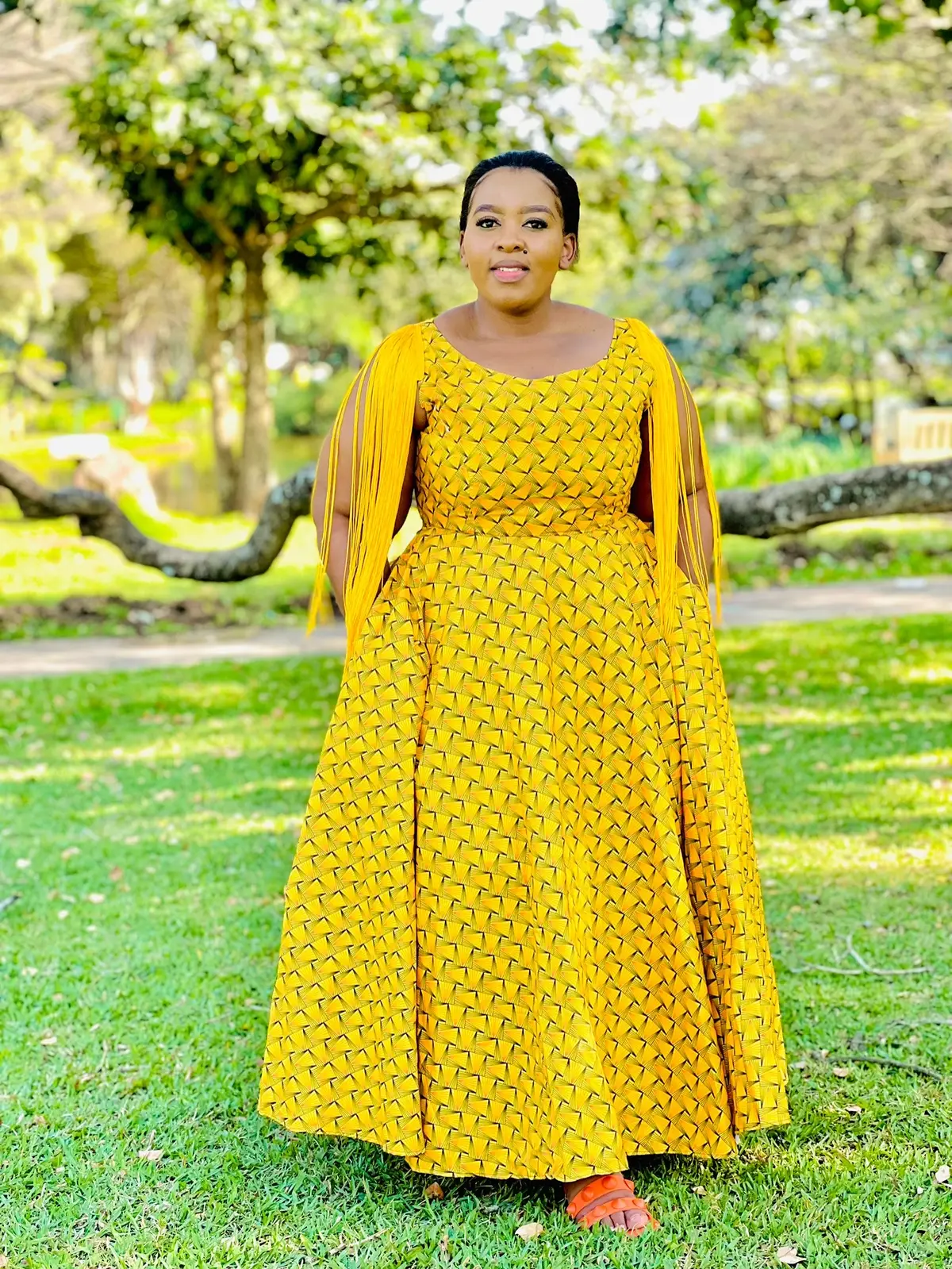 Dresses available in all sizes R500 each For orders please whatsapp 0746530998 https://wa.me/message/QD2I3HW5AIPRI1