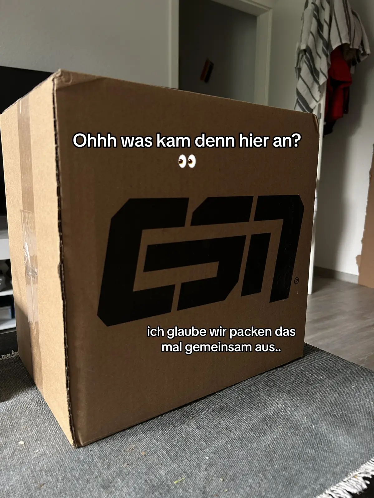 schönes unboxing 😎🏋🏼‍♀️ #fy #fypシ #esn #gym gymrat #unboxing #Fitness #lgbt #🏳️‍🌈 