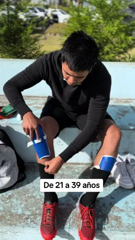 Aveces da ganas de ir a jugar hasta con casco para no lesionarse 😂🤣 etiqueta al mayor pelotero #futbol #segunlaedad #cuidadoelmayor #comedia #jugarfutbol #futbolconlospanas 