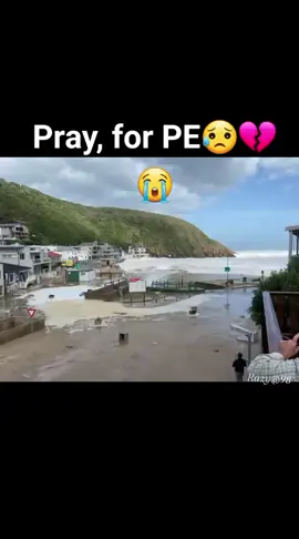 Traffic updates, at Port Elizabeth 🥲💔😥😭😭,it'd life threatening, as we approaching rainy seasons,  #portelizabethsouthafrica  #portelizabethtiktok  #foryoupageofficiall God, be with you all, and save...