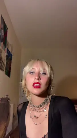Do i look like miley #OOTD #fitcheck #fyp #DIY #bixie #DIY #fashiontiktok 
