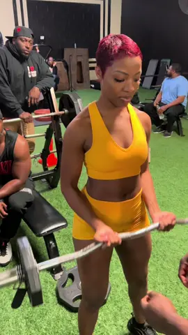@ndo_champ BENCH IT UP !! COMPETITION IN MO CITY FITNESS STAFFORD TX #deadlift #benchpress #curlsroutine 