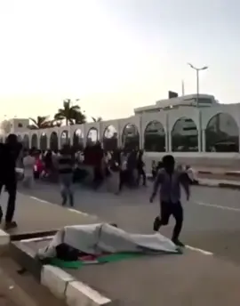 #ربنا_يصلح_حال_البلد🇸🇩 #اعتصام_القياده_العامه🇸🇩 #الثورة_السودانية🇸🇩 #غاضبون_بلا_حدود @AMMAR(¬_¬) 