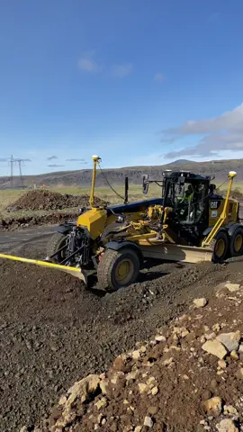 Cat 140M3 grader doing some dozing in Iceland   #grader #construction #excavator #digger #bulldozer #engineering #heavyequipment  #heavyequipmentoperator 