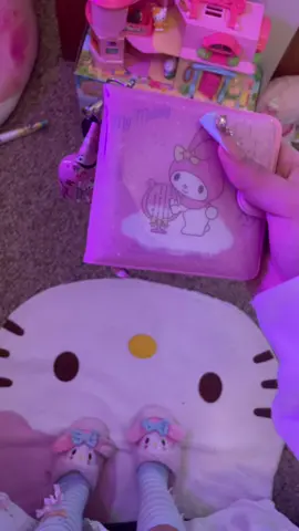 Redid it cause last one was super blurry #fpthemeideasss #4vatcxtie #iconicst4rs #itsyourhotgfcat #hellokittylover 