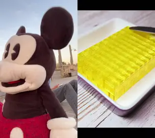 Mickey bothers a stranger #stranger  #comedy #funny #satisfying 