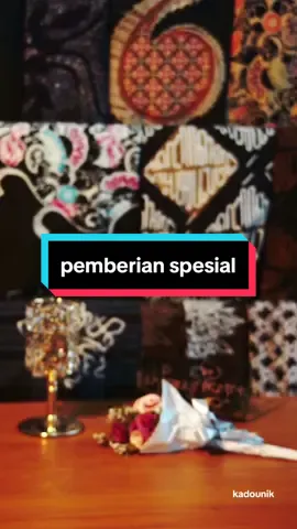 Hari spesial dengan pemberian spesial .  #sarung #sarungpriadewasa #sarungpria #kado #kadoulangtahun #kadounik 