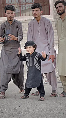 Baba che shooting karte hue😂🤣#Prequel #foryou #foryoupage #fypage #babache #بلوچستان #😆 #funny #quetta #⭐️boy 😡don't under review this video