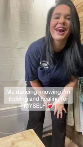 Healing is not linear! But im celebrating today because today i feel GOOD!!! 🙌🏻❤️‍🩹 #HealingJourney #griefjourney #soberlife #icandothis #youcandothistoo #mentalhealthmatters #iamproudofyou #wivesoftiktok #MomsofTikTok #takecareofyourself 
