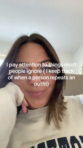 I always know when a person repeats an outfit, which is why I never like repeating an outfit. #ipayattentiontothings #fypp 