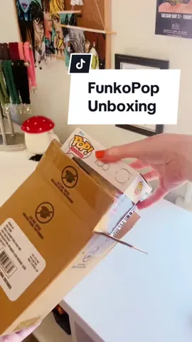 Replying to @jenzandstra funko pop unboxing!! knew I had to have it from the moment I saw it 🤩 pre-ordered this gem from the US Amazon a few weeks ago and it finally arrived!! 📦 #fyp #foryoupage #funkopop #lizziemcguire #nostalgia #disney #disney100 #unboxing #funko 