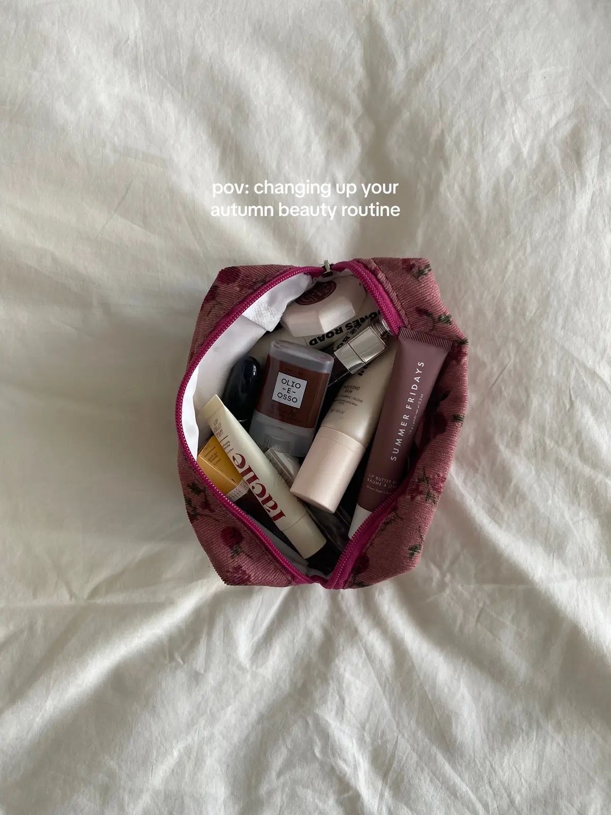 i am predictable as they come #MakeupRoutine #makeupfavorites #fallmakeup #whatsinmymakeupbag #pinterestaesthetic #weeklyroundup #autumnmood #cherrycola 