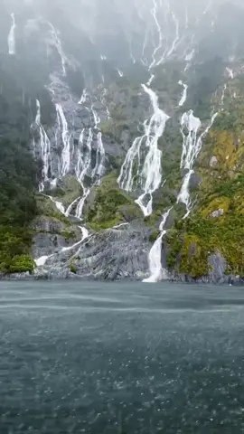 The 📍#ValleyOfAThousandFalls is a gorgeous valley located between Berg Lake and Kinney Lake in #BritishColumbia with dozens of waterfalls😍  If you love nature, add this place to your bucket list✨ 🎥 @Marvin Kuhr #visitbritishcolumbia #britishcolumbiatravel #waterfalls 