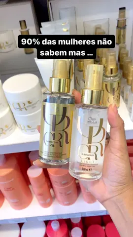 E você já sabia? Comenta qual óleo finalizar que você ama? ✨💗🤩 Wella Professionals Oil Reflections & Reflective Light contém dois diferentes óleos excelentes para serem usados no dia-a-dia, funcionam como tratamento noturno, leave-in, proteção térmica, extra brilho, pré-shampoo e pré-tratamento para processos químicos.