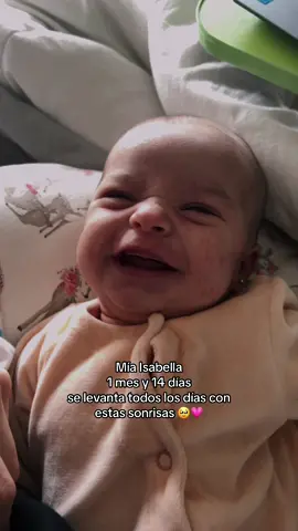 En mi ig les subo todas las mañanas un video asi 💘 // @caritomuller22 #parati #babiesoftiktok #newborn #mamajoven #maternidad 