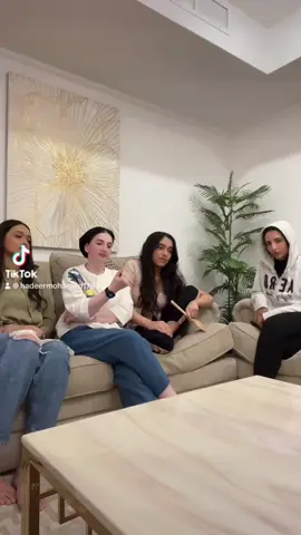 احلى ليلة واحلى اربعة قاعدين مع بعض 😂 #عمرو_عبدالجليل  #سوق_الجمعة  #funnyvideos  #fyb #foryou 