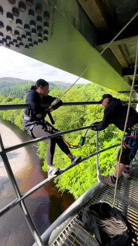 @Joely always pushing the boundaries😝 Staff jumps from the back of the deck👌🏽 #highlandflingbungee #bungee #adrenaline #extreme 