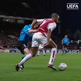 Thierry Henry-Best Dribbling in Uefa Champions League 💫#thierryhenry  #fyp #fypシ 