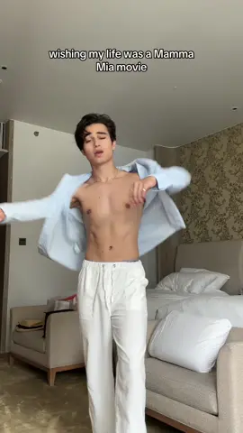 “oh you’re depressed? … DANCING QUEEENNNNNN 🗣️🗣️🗣️”
