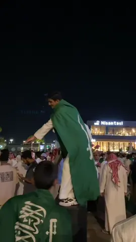 الثاني الي يرقص 😂😂💔.                                #explore #fypシ #foryou #يوم_الوطني💚💚🇸🇦 #بوليفارد_عنيزه #عنيزه #الشعب_الصيني_ماله_حل😂😂 