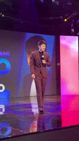 Pambansang Ginoo David Licauco is grateful to all of you ✨ Here he is renewing his ties with Sparkle at the biggest contract signing event of the year, #SignedForStardom2023 
