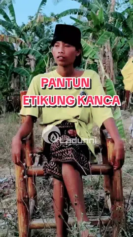 PANTUN ETIKUNG KANCA #lawakmadura #pantunmaduralucu #pantunnasehat #kocak #ladunni #ladunnipictures #ladunnipicturesterbaru #filmlucu #komedikocak #komedimaduraterbaru #poncatemor #matapena #maviaproject #kacongarye #mattinggal #fyp #viral #komedimaduralucu2023