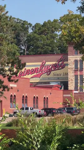 Who wants a Leinenkugel Shandy?🍺  It’s a beautiful Fall day in Chippewa Falls… ready for some fun at The Pablo Center 🎉. #fall #wisconsin #earclaire #thursday #kathleenmadigan #madiganspubcast #leinenkugels #boxedwineandtinybanjos #brewery #beer #fall #fallcolors 