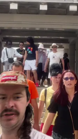 Why do these blond guy “experience sociale”s have no audio from the scene? Maybe cause they can make strangers look r4c!st?#greenscreenvideo 