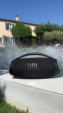 Best speaker around… 🔈 meet the @jbleurope Boombox 3 Wi-Fi! Goodbye interruptions and hello superior sound #j#jbls#speakert#techparty