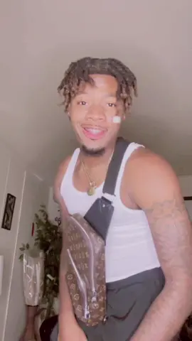 Tryna pull up wit flowers & eat u just cus I miss u 💐🥺🥰