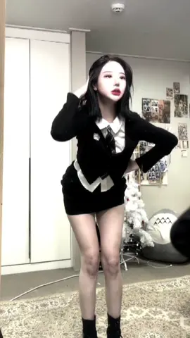 단발머릴 하고 그댈 만나러가🫵🏻