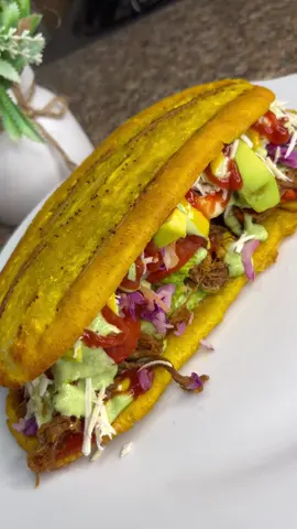 Nuestros PATACONES🇻🇪 vienen con todo lo que quieras añadirle👆🏻 para pedidos al 0412-4871193 #patacones #quecomerenlara #barquisimeto #viral #cocina #caserito #lara #delivery #pickup #comoencasa #comesabroso #emprendimiento 