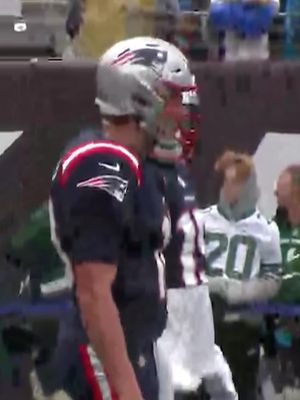 Vibes seem to be right with Mac Jones as he gets the #Patriots ready for kickoff 🔥