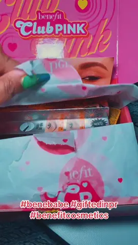 It always feels like a something special when I receive packages from @benefitcosmetics  They continue to get my brows right with their outstanding line of products! What I love the most is how effortless a brow application can be with these products.  I received the following: ✨Benefit Brow Microfilling Pen ✨Benefit Goof Proof Brow Powder  ✨Benefit Goof Proof Brow Pencil ✨Benefit High Brow Duo Pencil ✨Benefit Gimme Brow Volumizing Fibre Gel ✨Benefit Gimme Brow Volumizing Pencil ✨Benefit 24 hour brow setter ✨Benefit Fluff up brow wax ✨Benefit Precisely my brow pencil ✨Benefit Angle brow brush and spoolie What Benefit products are you currently using?  #BenefitClubPink #benefitcosmetics #benebabe  #twylamua #browproducts #browmakeup #perfectbrows #fyp #fypviral 