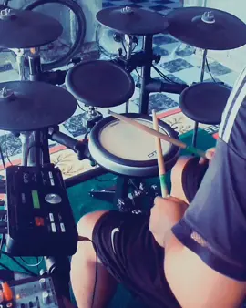 Coba2 dan ternyata susah 😅😅 Salut sama ES 🙌#DrumCoverMusic #drumcovertiktok #drumcover #drums #rossa #terlalucinta #yamahadtx 