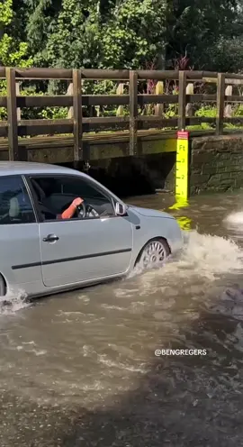 Keep the windows Closed…!! 😂🤦🏻‍♂️ #FYP #Fails #Oops #Ruffordford #entertainment #BENGREGERS #fun #wow #splash #lol #vwlupo #car #automotive (Youtube: BENGREGERS)