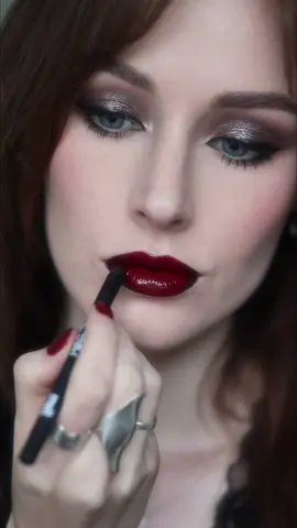 vampy lips 🥀🐈‍⬛🕯️ @Maybelline New York vinyl ink shade Royal @meltcosmetics black onyx liner @花西子 Florasis jade shine liquid lipstick Drunken Plum G501 #vampylips #lipswatch #redlipstick #fallmakeup #darklips 
