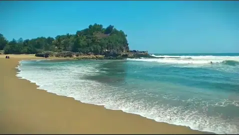 Selain sungai nya yang sangat indah dipandang tapi sangat cocok buat mainan Bocil 😭😭🤏 #pantaiwonogoro#pantaiselatan#pantaimalangselatan🌊 
