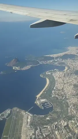 sobrevoando o Rio de Janeiro ✈️❤️#riodejaneiro #trip #goribeiraopreto #foryou 
