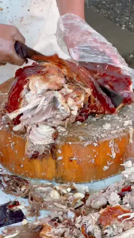 Motuo mo nga ang Talisay, Cebu maoy pinaka lami na lechon?  #fyp #foryou #foryoupage #trending #streetdfood #lechon #lechoncebu #lechontalisay #foodtokphilippines #foodvlog #foodtiktok #tiktokfoodie #foodtrip #Foodie #foodtiktokideas #asianfood #filipinofood #foodvideos #food 