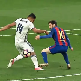 O mestre dos bribles curtos  #messi #lionelmessi #barcelona #skills 