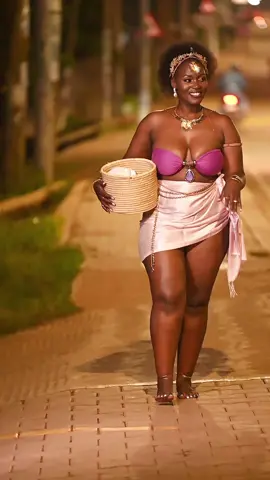 why wouldn't you visit Uganda 🇺🇬 @mbabaziharriet3  #melaningoddess #melanin #photography #walterphotographyug #walterphotography 