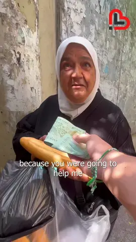 A piece of bread for 3 m #planlb #beirut 