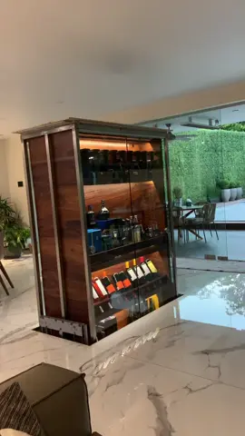 En Smart Life hacemos tu sueño realidad,  soluciones integrales, automatizacion, audio, video, iluminacion y arquitectura. Cava de Vinos Sumergible #automatizacion #iluminación #carpinteria #audio #highend #cavadevinos #luxury #luxurylife #luxurylifestyle #gdl🇲🇽 #guadalajara #guadalajarajalisco #domotica #domotic #domoticamexico#arquitectura #diseñodeinteriores #diseñodemobiliarios #architecture 