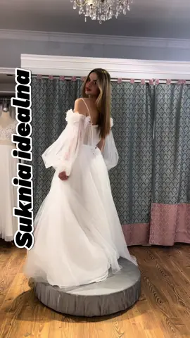 Idealna suknia ślubna? To taka,w której jesteś boska ❤️ My kochamy je wszystkie,a Tobie która najbardziej się podoba? Wszystkie 3 suknie do zmierzenia u nas 😘 #salonnevia #bride #sukniaślubna #salonślubnyolsztyn #suknieślubneolsztyn #sukniaślubna #polishgirl #kwiaty #blinkblink #bohodress #salonślubny #suknie2024 #suknieolsztyn2024 #suknieślubne 