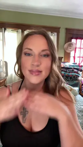 It’s Friyay 🎉🎉🎉🎉 #grwm #makeup #fyp #celebrateimperfections #makeupover30 #dailygrwm #beautyover30 #wakeupandmakeup💄 #momvlog #sportsmom #imomsohard #happyweekend 