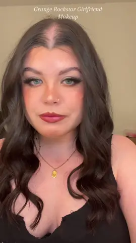 I had so much fun doing this makeup look✨ i never really do looks like this anymore and i definitely need to. The rockstar girlfriend makeup is so fun and also so pretty❤️‍🔥 inspo: @Bex 🧚🏻‍♀️ liner idea from @brynne #greenscreen #mua #makeup #makeuptutorial #rockstargirlfriend #rockstargirlfriendmakeup #grungemakeup #grungemakeuptutorial #smokeyliner #smokeylinertutorial 