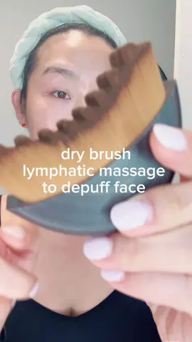 dry brush for easy lymphatic face massage #drybrush #facemassage #lymphaticdrainage #lymphaticmassage #drybrushingskin #skincarefyp 
